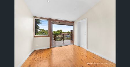 SUNDRENCHED 2 BEDROOM PLUS SUNROOM SEMI WITH PRIVATE GARDEN - Photo 5