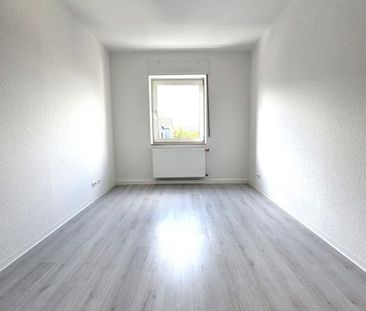 Frisch renovierte 3-Zi.-Whg. mit modernem Tageslichtbad - Foto 1