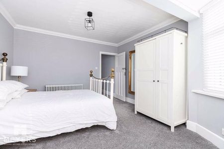 3 bedroom detached house to rent - Photo 5