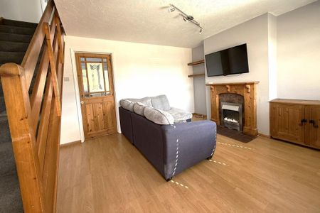 2 bedroom terraced house to rent - Photo 4