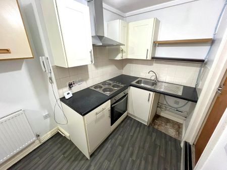 1 bedroom ground floor flat to rent - Photo 3