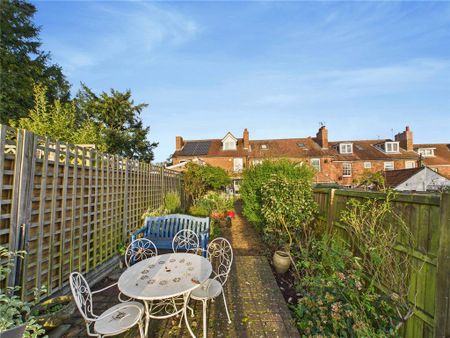 3 bedroom terraced house to rent - Photo 5