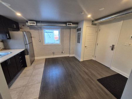 For Lease - 11 West Street Unit# 405, Brantford, Ontario - Photo 2