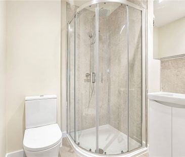 A newly built modern apartment situated on the first floor with a b... - Photo 3