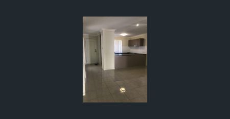 Lovely unit in secured complex. - Photo 2