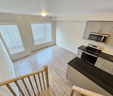 Condo Townhouse For Lease | E8122184 - Photo 2