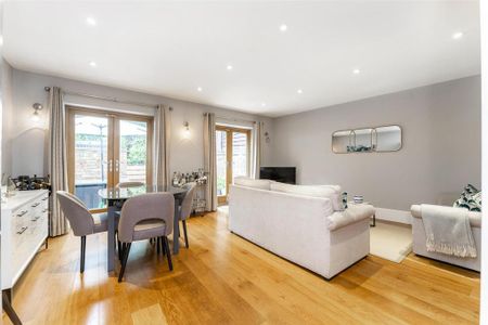 2 bedroom ground floor flat to rent - Photo 4