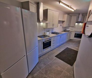 Room 5, 55 Cromwell Road, Botanic, Belfast, BT7 1JY - Photo 5