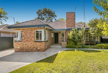 10 Velra Avenue, Murrumbeena - Photo 5