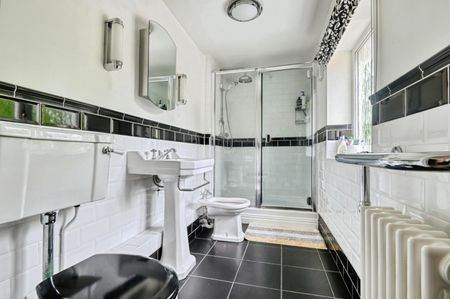 4 bedroom House To Let - Photo 5