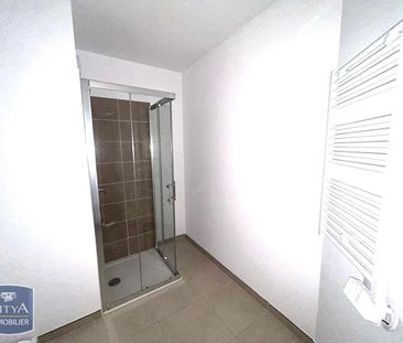 Location Appartement 1 pièce 48m² PORT DE BOUC 13110 - Photo 2