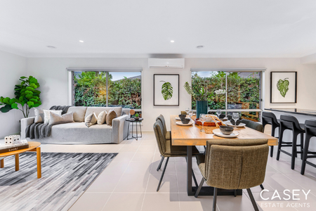 74 Selandra Boulevard, Clyde North - Photo 4