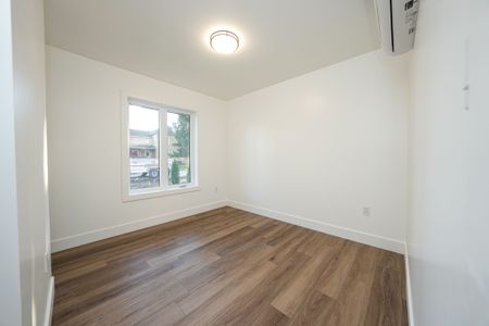 For Lease - 218 Ardross Street Unit# 1, North Middlesex, Ontario - Photo 5