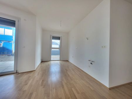 ERSTBEZUG! 3-Zimmer-Wohnung mit Terrasse und Garten, Top 1 - Photo 2