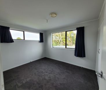 2 Massine Place, Randwick Park, Auckland - Photo 3