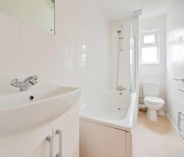 Elder Close, Guildford, Surrey, GU4 - Photo 3