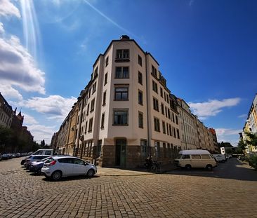 Geräumige 3-Zimmer-Wohnung mit Balkon und Einbauküche in Dresden-Pieschen! - Photo 1