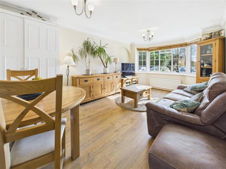 2 bedroom maisonette to rent - Photo 3