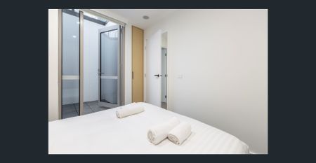 Elevate Your Lifestyle: Unfurnished Loft Apartment in Prime Location! - Photo 4