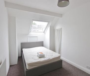 3 bedroom terraced house to rent - Photo 6
