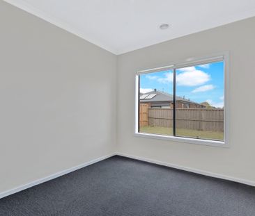 Stylish Family Home in the Heart of Leopold - Photo 2