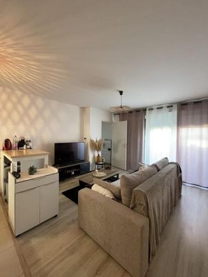 Location Appartement 2 pièces 49m² ISNEAUVILLE 76230 - Photo 1