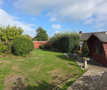 3 bedroom detached bungalow to rent - Photo 3