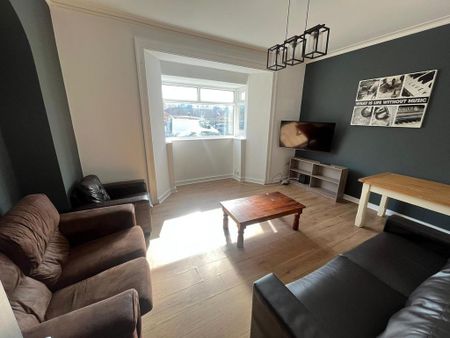 6 bedroom terraced house to rent - Photo 2