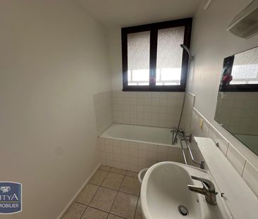 Location Appartement 3 pièces 57m² BOURG EN BRESSE 01000 - Photo 2