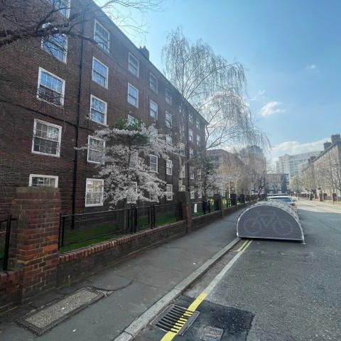 Bright and Airy Three Bedroom Apartment in the Heart of SE1 - Photo 2
