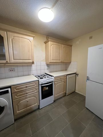 2 Bed Semi-Detached House, Biscot Road, LU3 - Photo 5