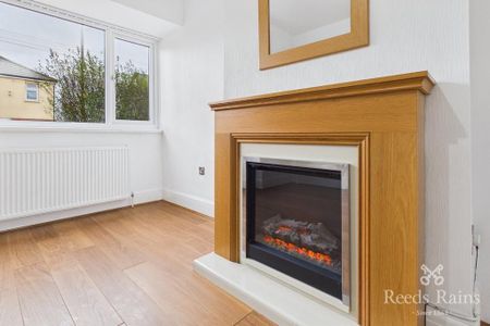 2 bedroom semi-detached house to rent - Photo 2