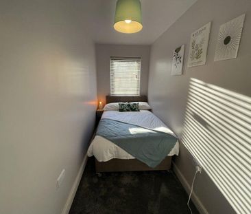 1 bedroom in a house share to rent - Photo 5