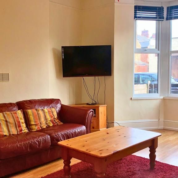 6 bedroom house to rent - Photo 1