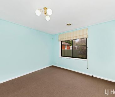 8 Knaggs Crescent, Page ACT 2614 - House For Rent | Domain - Photo 6