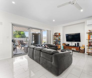 Properly Managed I Modern 4-Bedroom Warner Property with Open-Plan ... - Photo 3