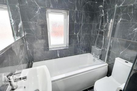 3 bedroom terraced house to rent - Photo 5