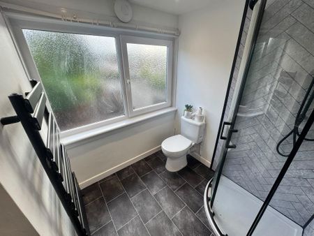3 bedroom character property to rent - Photo 5