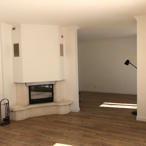 Location Maison 6 pièces 162m² CERNAY LA VILLE 78720 - Photo 1