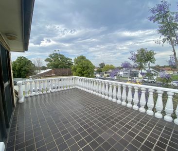 Two Bedroom Townhouse In Convenient Location! - Photo 2