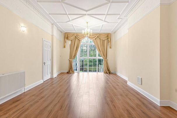 3 bedroom flat to rent - Photo 1