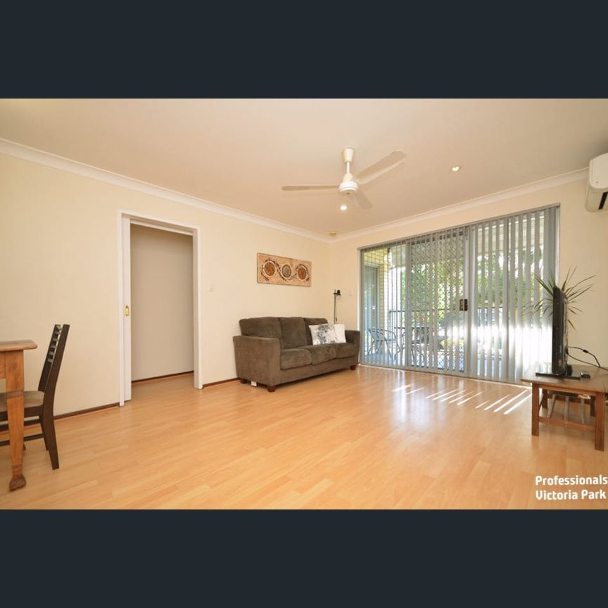 Furnished Secure Apartment Over Looking Hawthorne Park - Photo 1