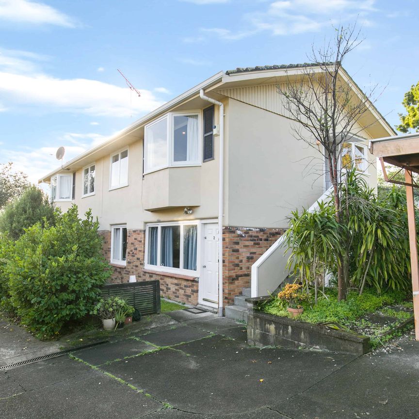 Two bedrooms with carport - Photo 1