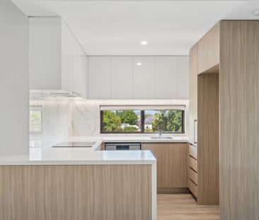 Boutique Top-Floor Applecross Living - Available NOW - Photo 1