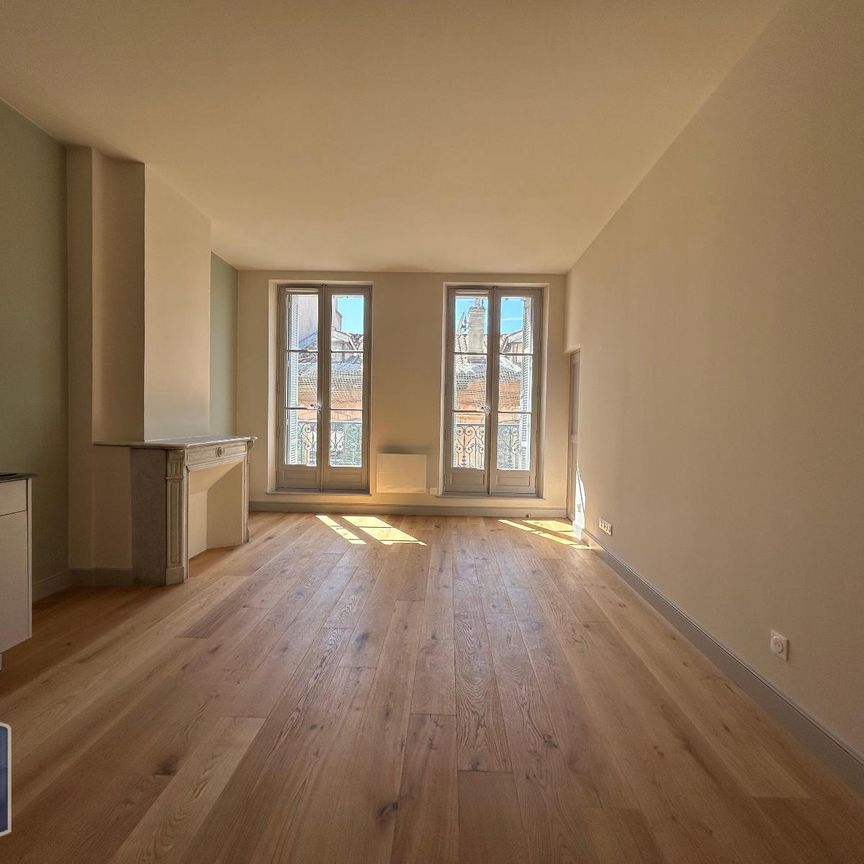 Location Appartement 2 pièces 41m² MARSEILLE 1er - Photo 1