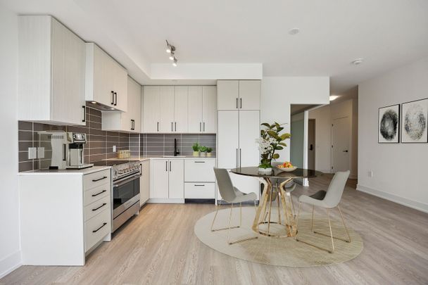 For Lease - 2075 King Road Unit# 405, King, Ontario - Photo 1