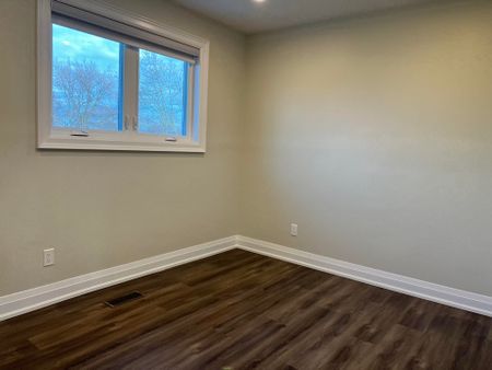 For Lease - 67 Hutcherson Square, Toronto, Ontario - Photo 5