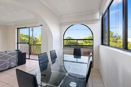 "A well-connected inner-city residence at the centre of lifestyle and convenience." - Photo 2