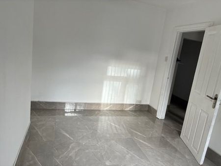 3 Bedroom House to rent - Photo 2