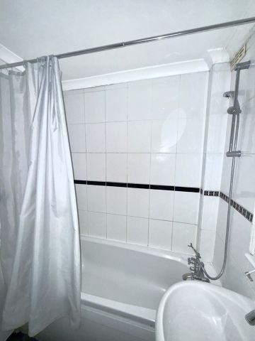 4 Bed Terraced House, Liverpool Road, CR7 - Photo 5